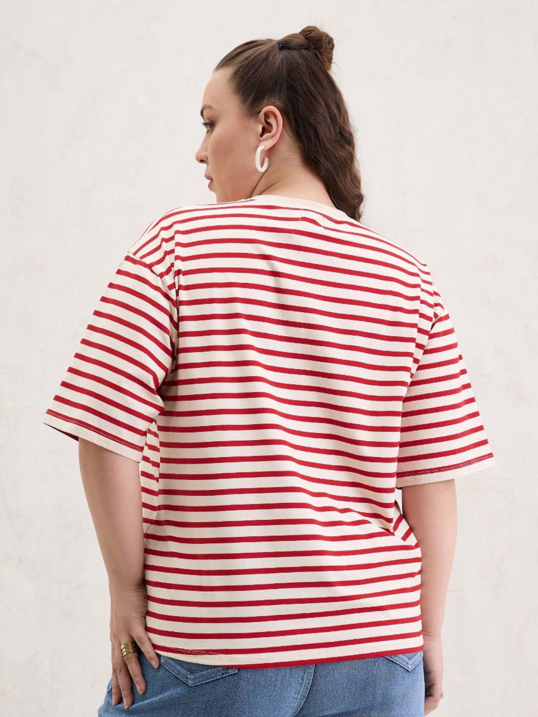 SASSAFRAS Curve Women Plus Size Striped Round Neck Oversized T-shirt
