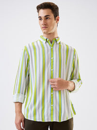 SPYKAR Men Slim Fit Spread Collar Vertical Striped Casual Shirt