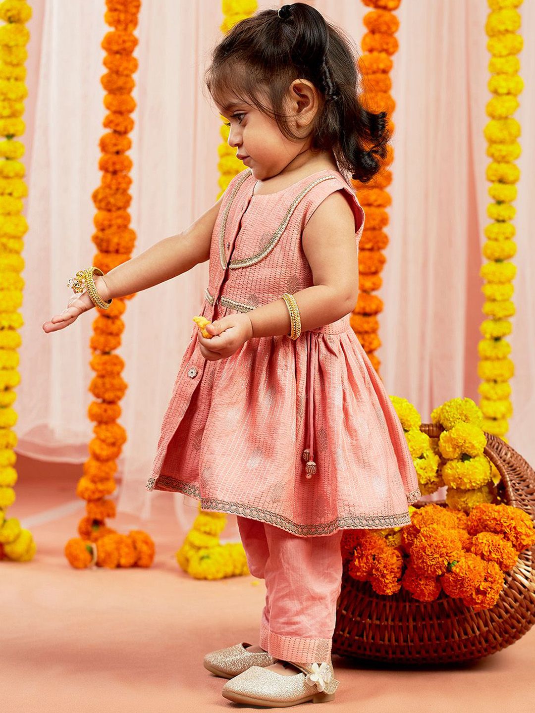 VASTRAMAY Girls Ethnic Motifs Woven Design Pleated Kantha Work Kurta With Trousers
