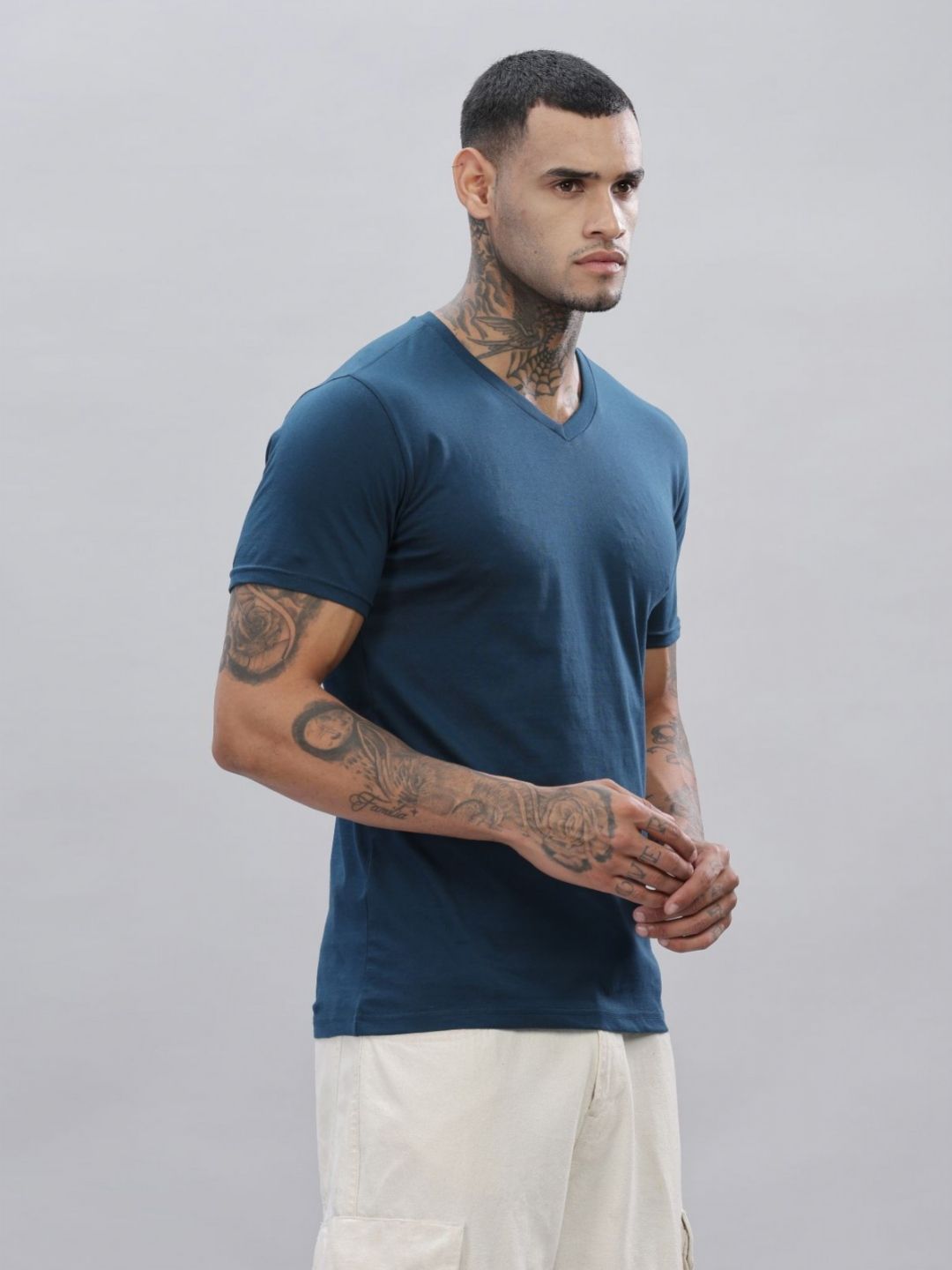 ADRO Lelaki Solid V-Neck Cotton T-shirt