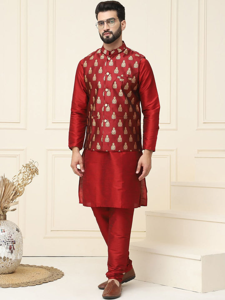 SOJANYA Mandarin Collar Kurta with Churidar With Nehru jacket