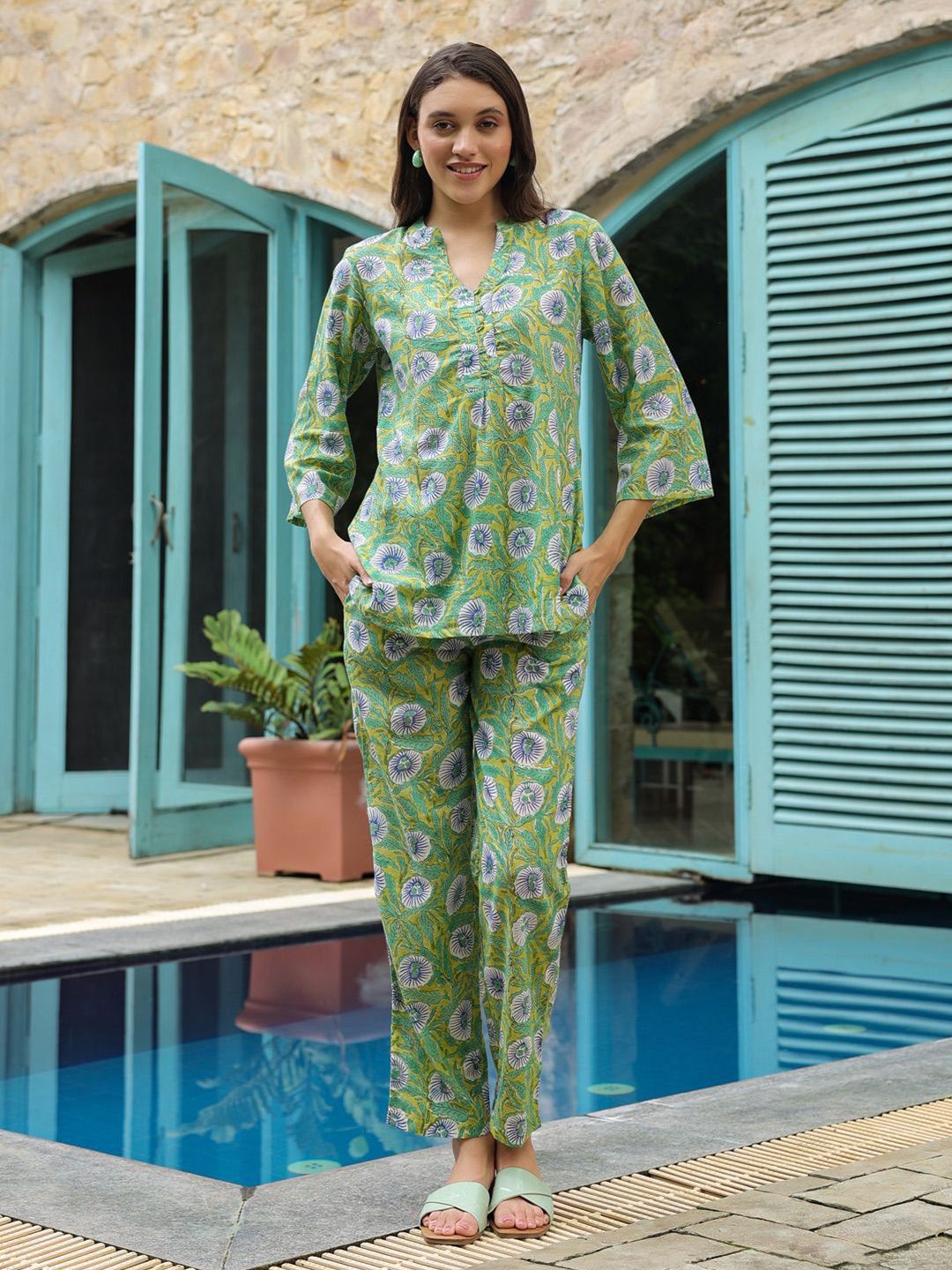SANSKRUTIHOMES Floral Printed Mandarin Collar Pure Cotton Top With Trousers