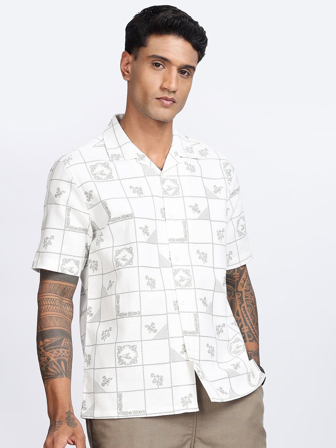 Eszett Floral Printed Short Sleeves Spread Collar Pure Cotton Regular Fit Casual Shirt