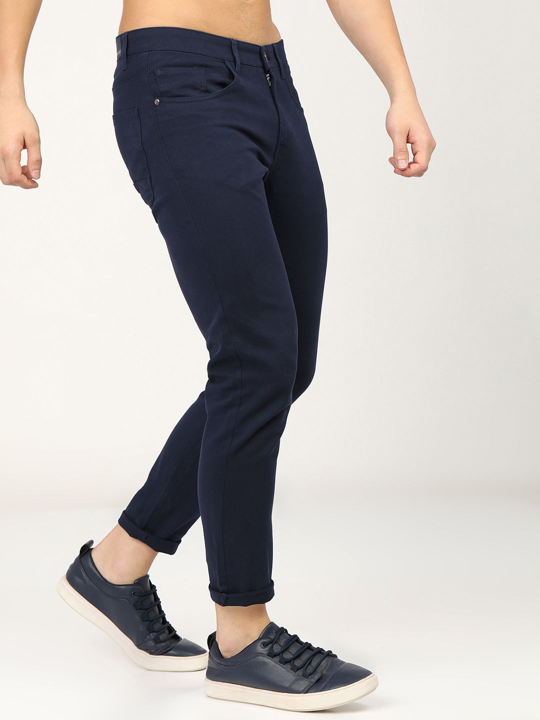 HIGHLANDER Men Solid Slim Fit Mid-Rise Chinos Trousers
