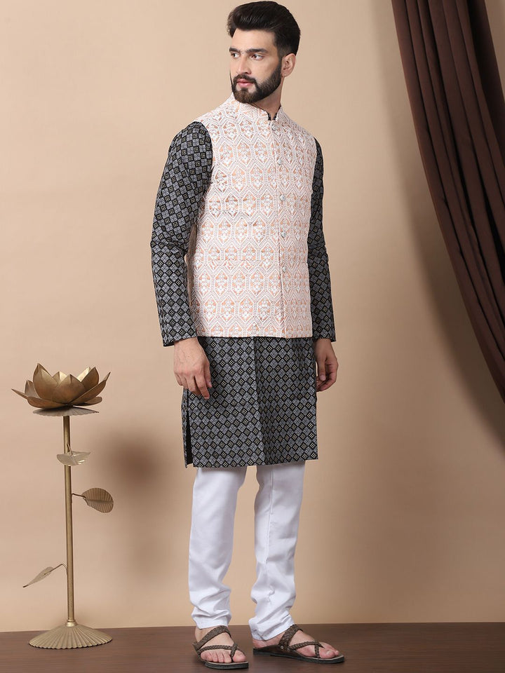 Kurta Kolar Mandarin Bercetak Motif Etnik Hitam Anouk dengan Jaket Churidar & Nehru