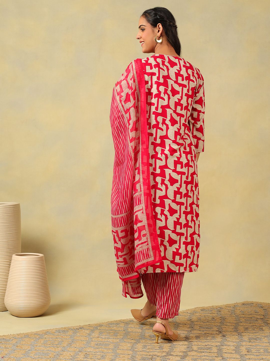 Mamicha Women Printed Regular Thread Work Pure Cotton Kurta with Trousers & With Dupatta