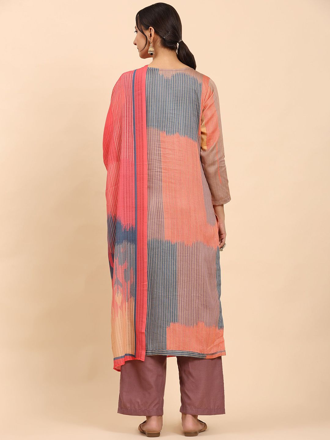 Mamicha Women Floral Printed Thread Work Kurta