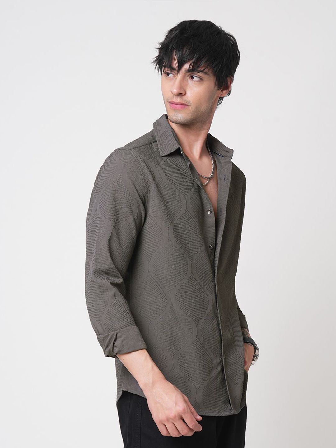 VASTRADO Men Classic Spread Collar Textured Solid Slim Fit Casual Shirt
