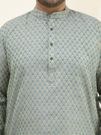 SOJANYA PLUS Plus Size Woven Design Kurta with Pyjama