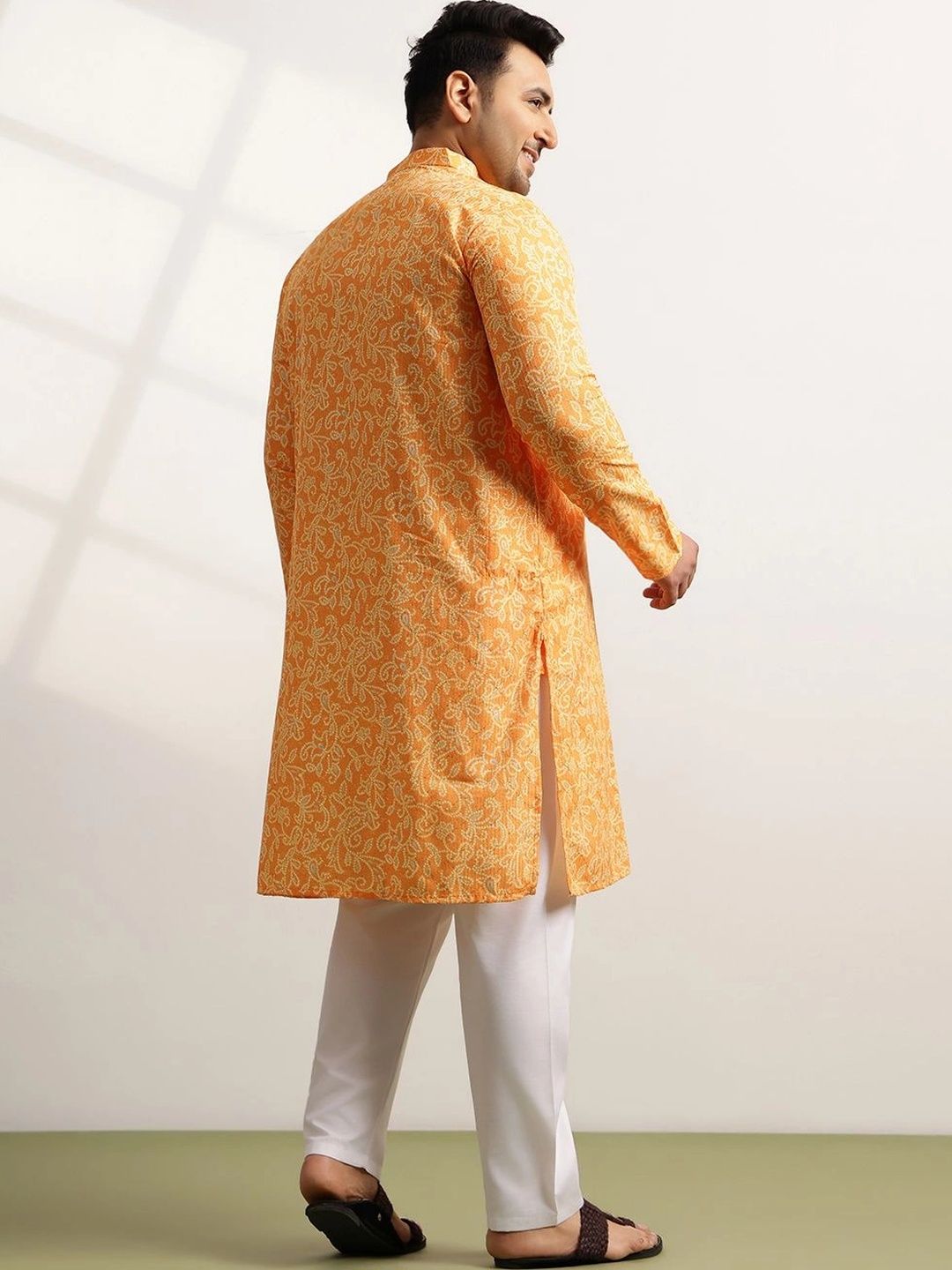 SOJANYA PLUS Men Ethnic Motifs Printed Regular Kurta with Pyjamas