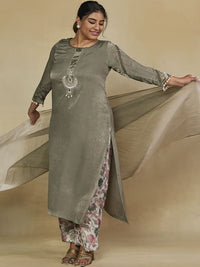 Mamicha Embroidered Round Neck Kurta Set