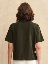 T-shirt wanita yang dicetak oleh wanita yang jarang dicetak