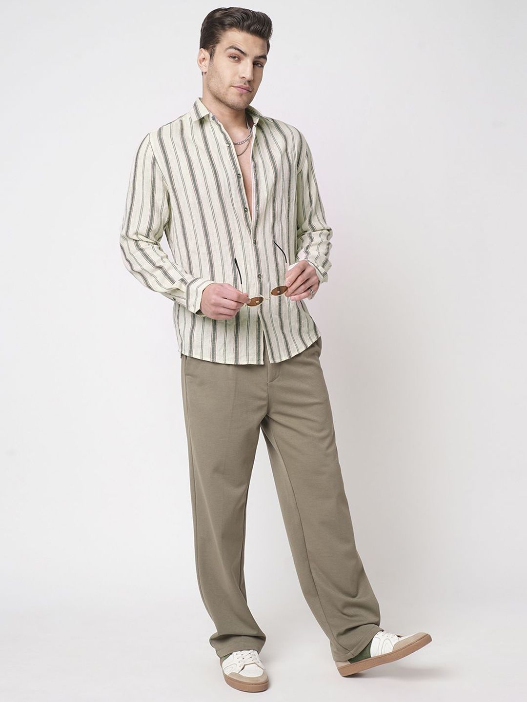VASTRADO Classic Vertical Striped  Slim Fit Burlap Cotton Casual Shirt