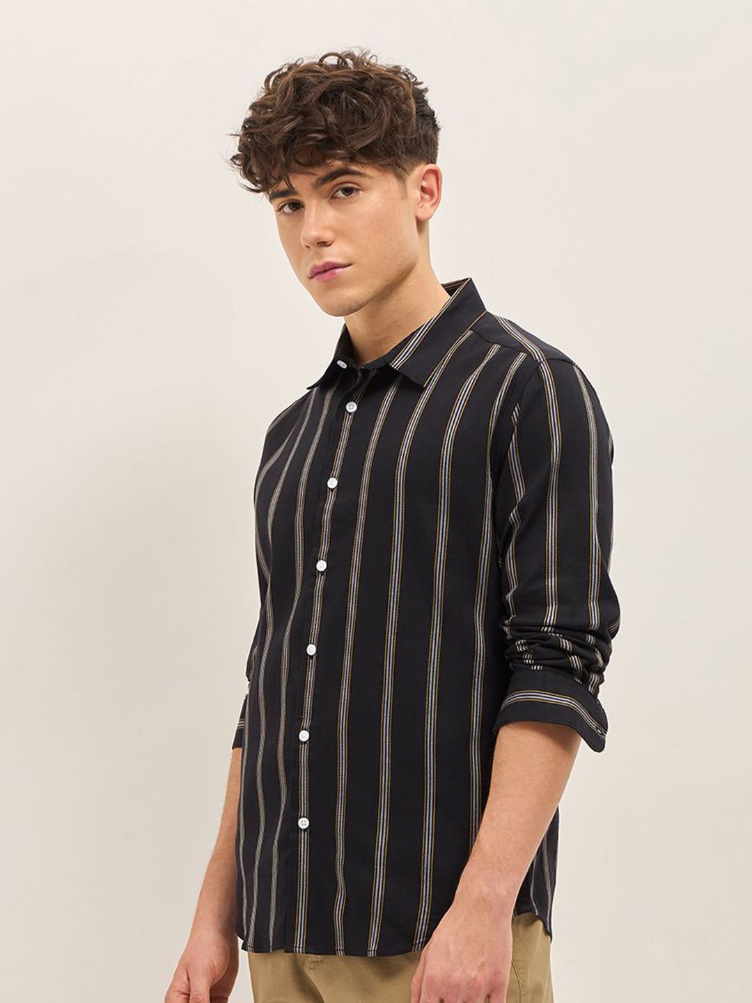 THE BEAR HOUSE Men Spread Collar Vertical Striped Cotton Slim Fit Casual Shirt