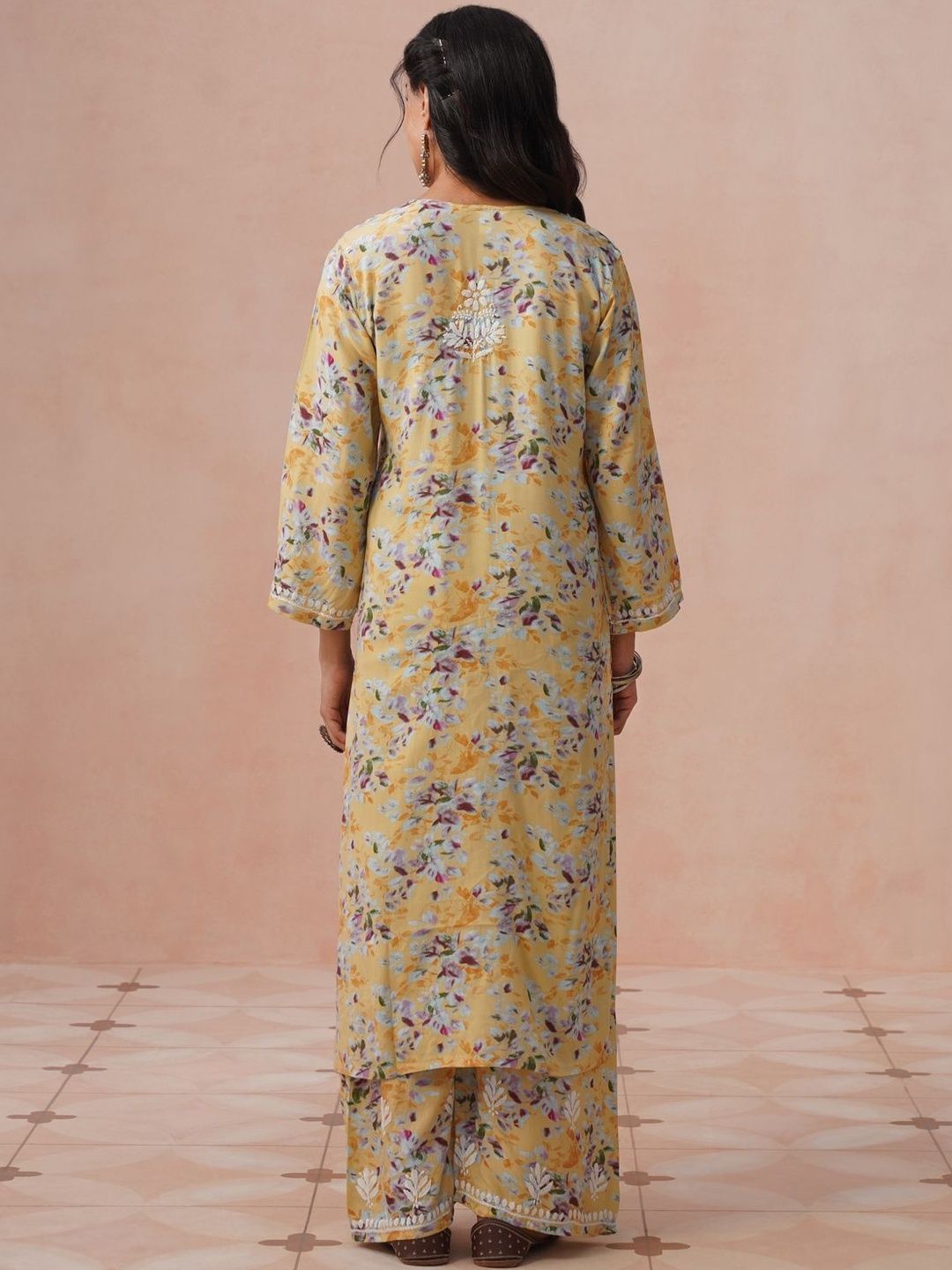 Rumah Wanita Chikankari Bercetak Kurta Chikankari Biasa dengan Seluar