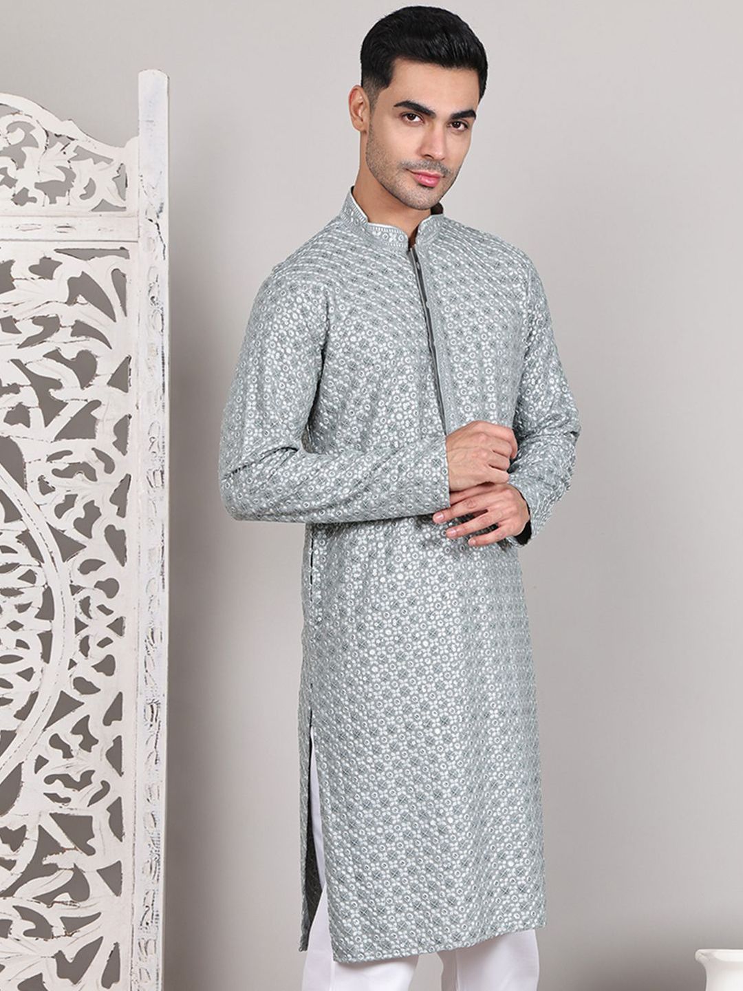 Jompers Men Geometric Embroidered Sequinned Kurta