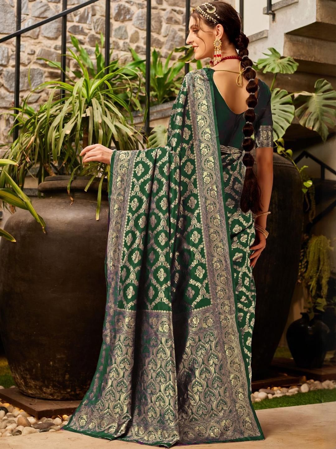 KALINI Woven Design Silk Blend Banarasi Saree