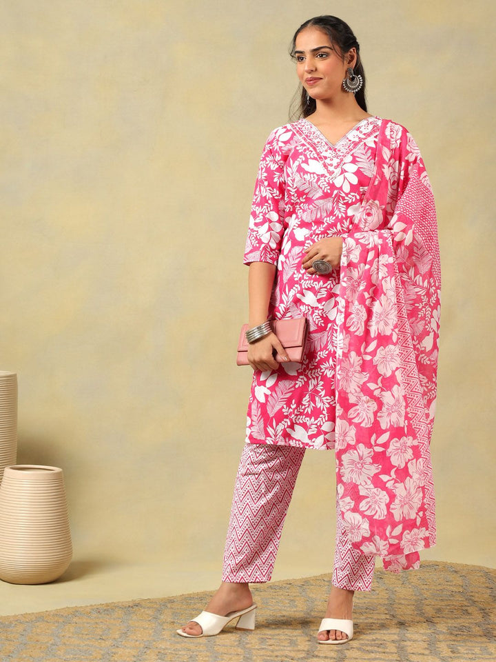 Mamicha Women Floral Printed Regular Mirror Work Pure Cotton Kurta with Trousers & With Dupatta