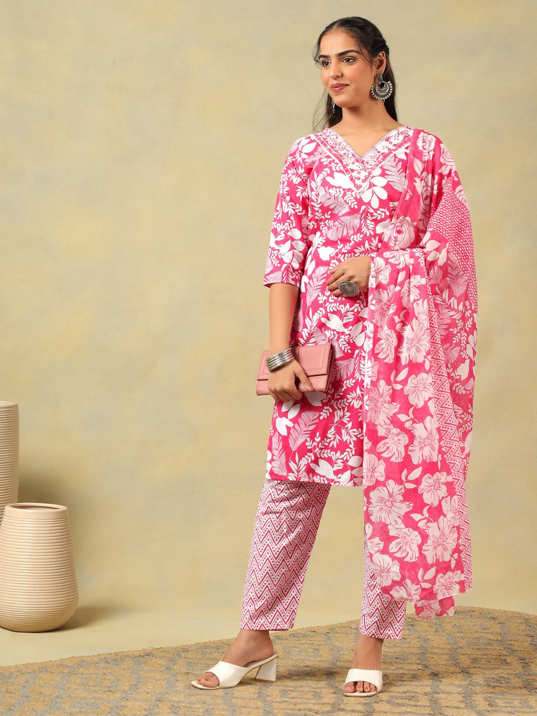 Mamicha Women Floral Printed Regular Mirror Work Pure Cotton Kurta with Trousers & With Dupatta