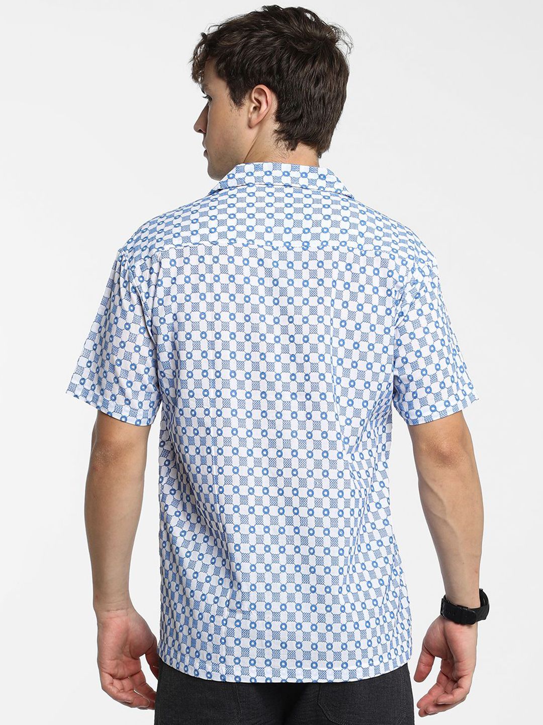 Campus Sutra Men Comfort Cuban Collar Geometric Printed Polycotton Casual Shirt