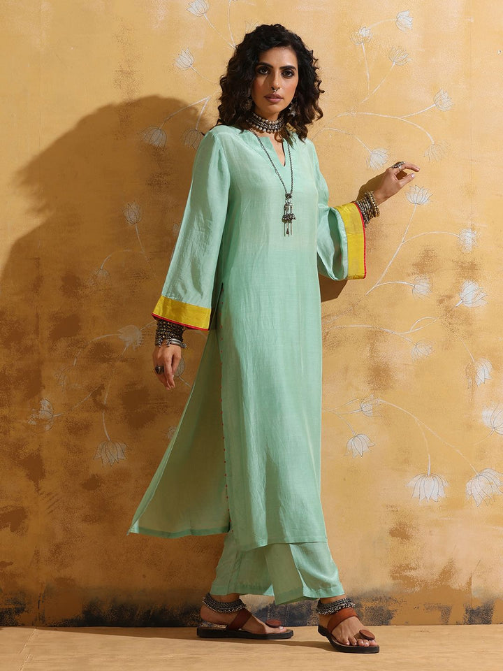 trueBrowns Women Mint Green Muslin Silk High-Slit Kurta Pant Set