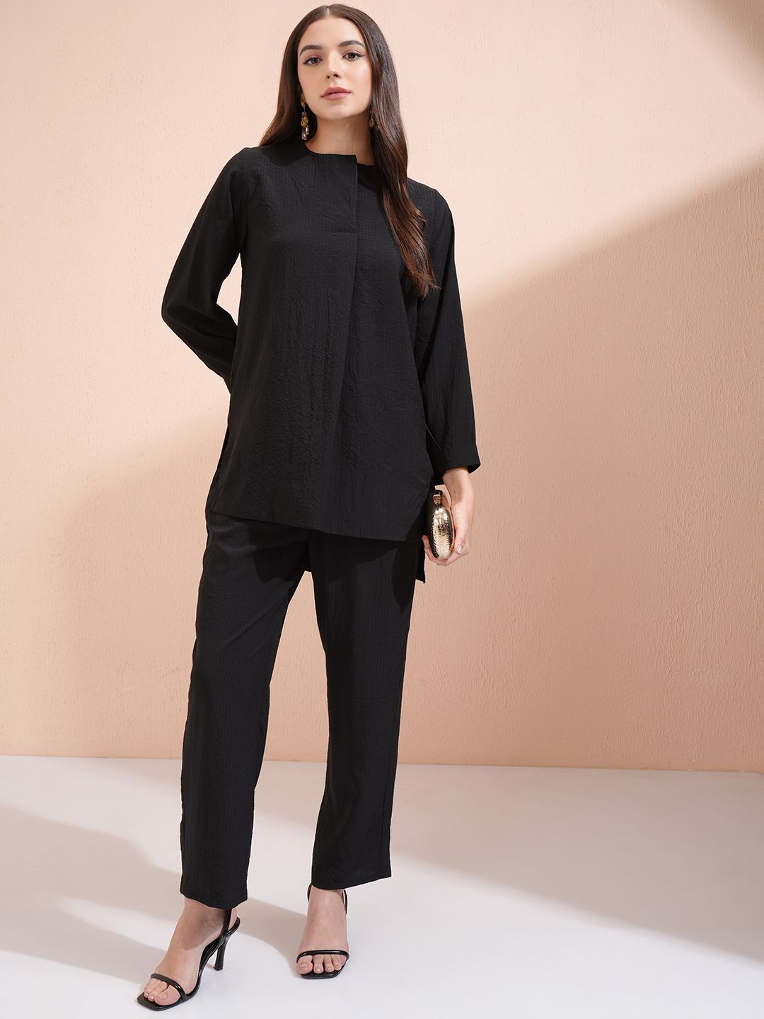 Vishudh Black Textured Self Design Tunic With Trousers