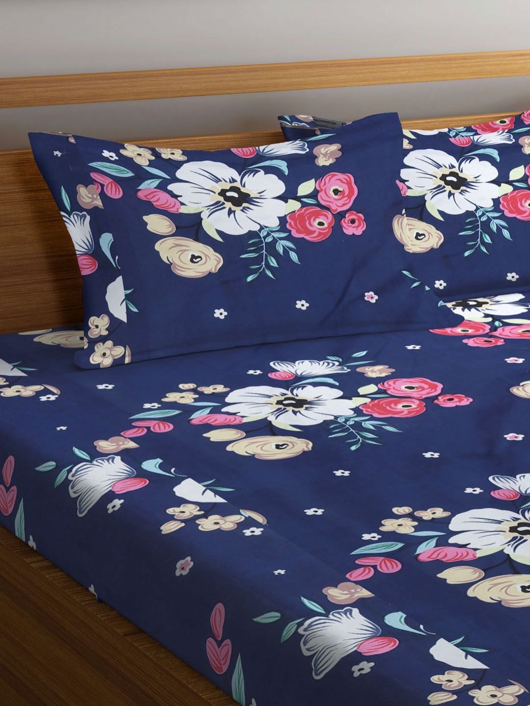 Myntra Elegant Homes Biru Laut Policotton Bunga 300 TC Dilengkapi Cadar King Halus dengan 2 Sarung Bantal-98 x 87 inci