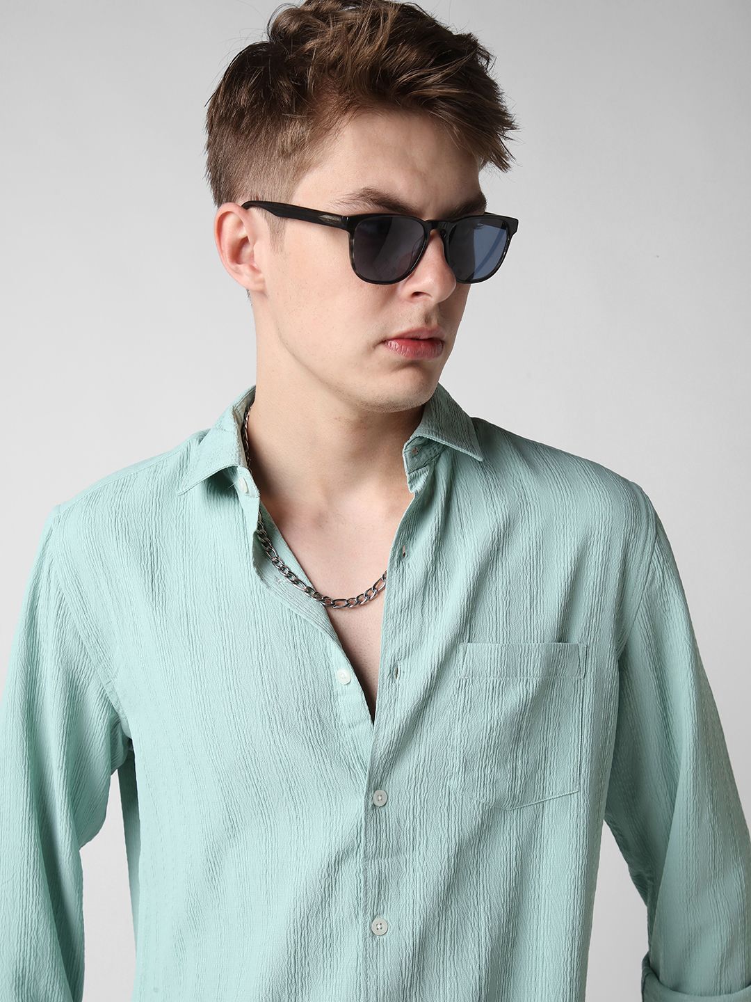 VASTRADO Men Classic Cutaway Collar Textured Slim Fit Casual Shirt