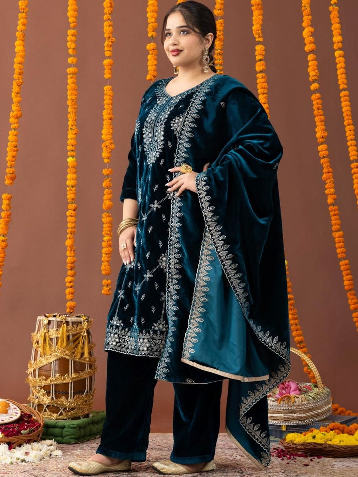 Kurta Bersulam Bunga Mamicha & Salwar Dengan Dupatta