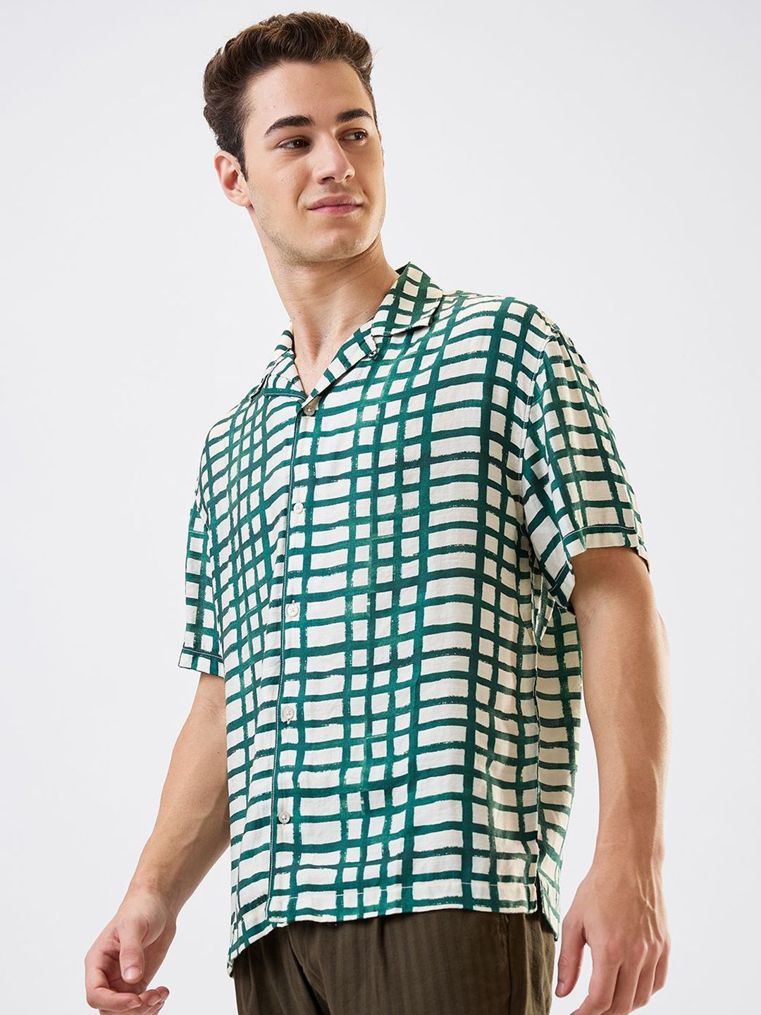 SPYKAR Men Relaxed Fit Cuban Collar Geometric Printed Casual Shirt
