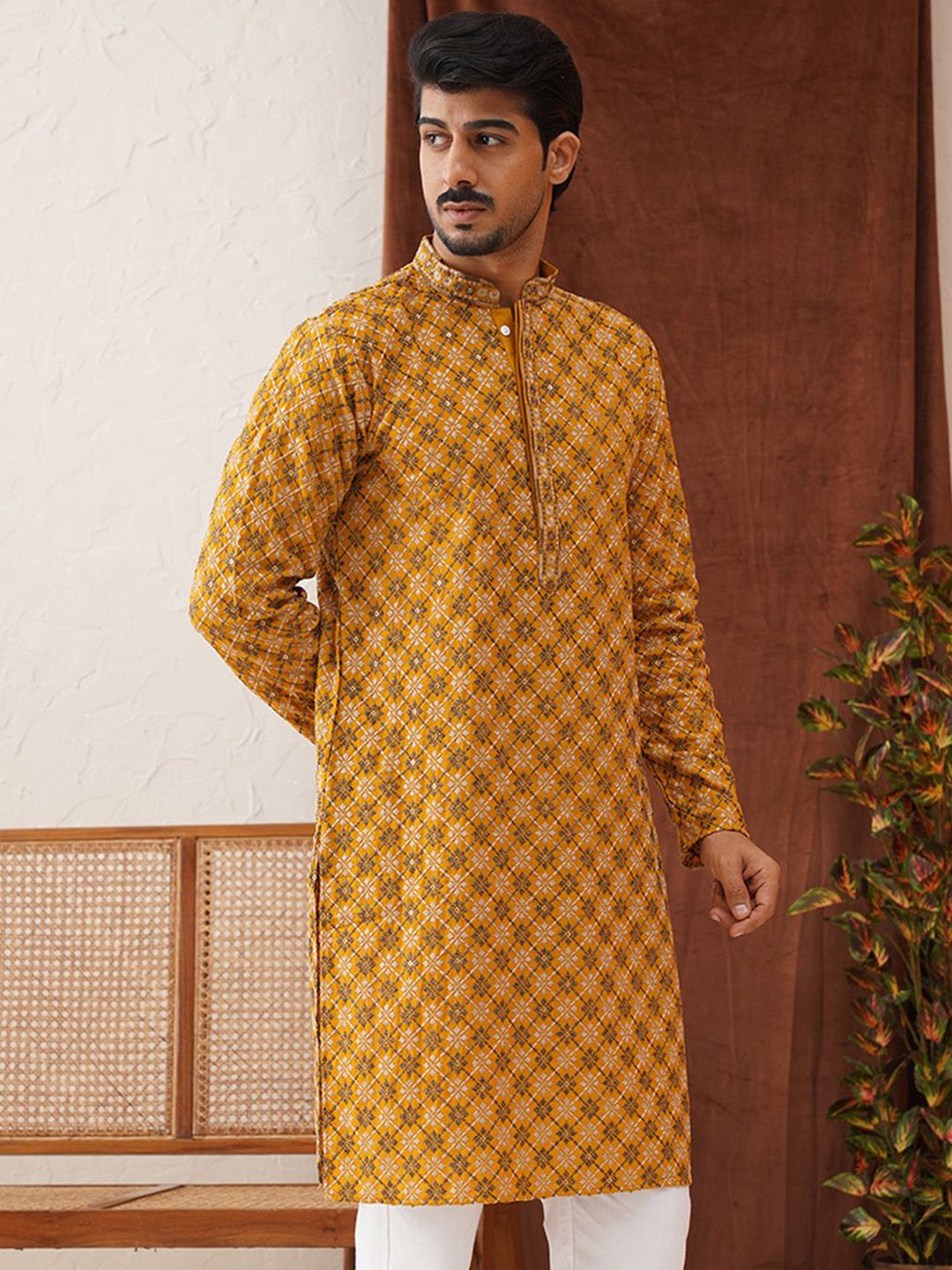 Jompers Men Geometric Embroidered Sequinned Kurta