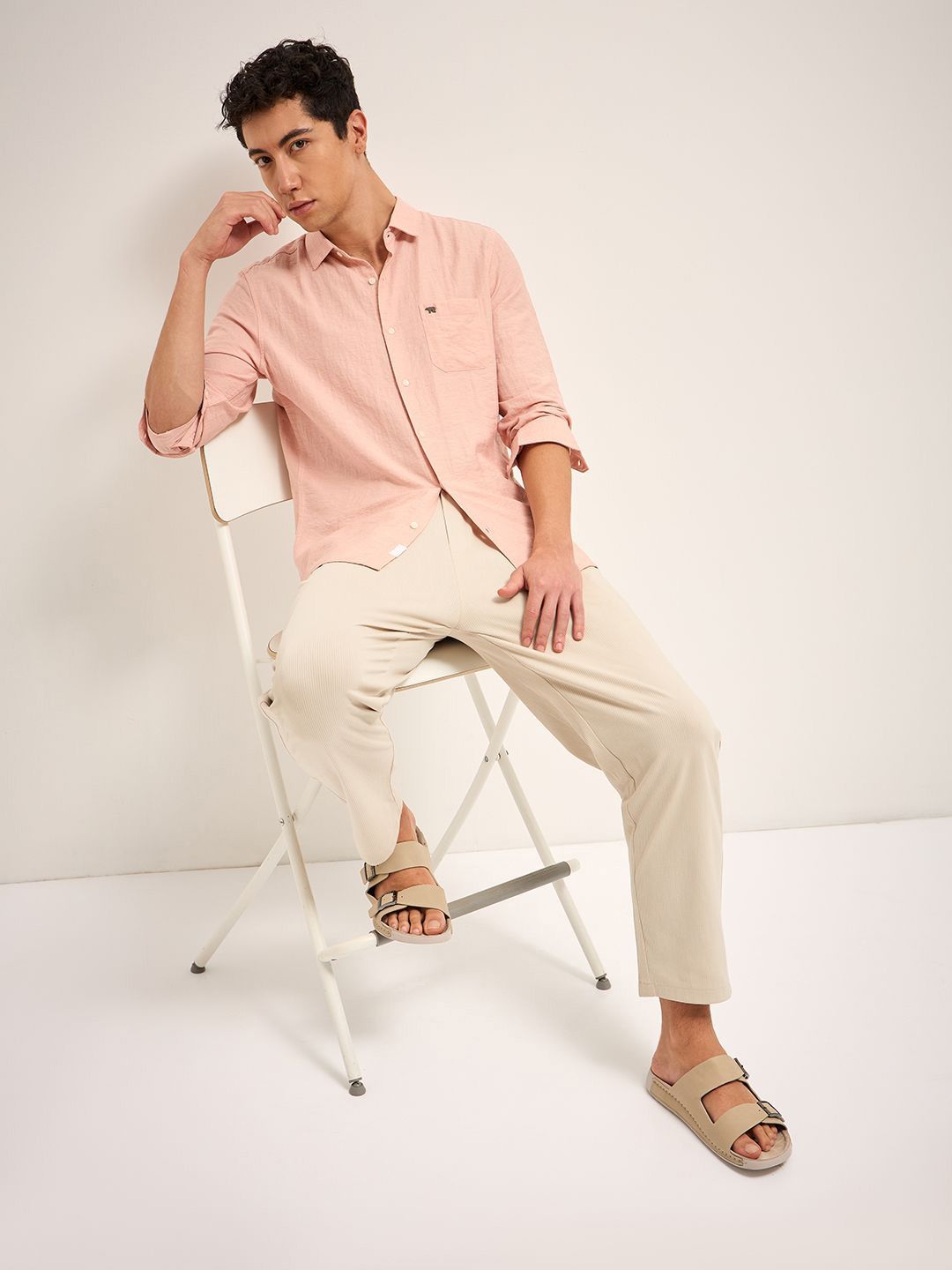 THE BEAR HOUSE Men Spread Collar Solid Nylon Slim Fit Casual Shirt