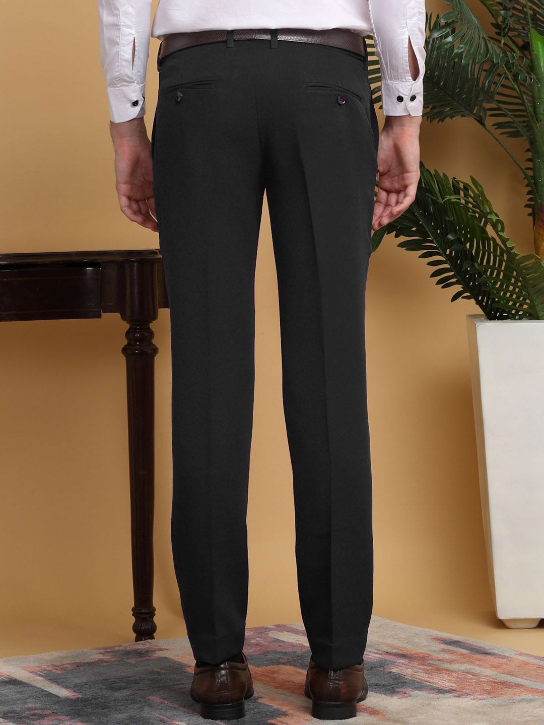 KLOTTHE  Men Slim Fit Mid-Rise Formal Trouser