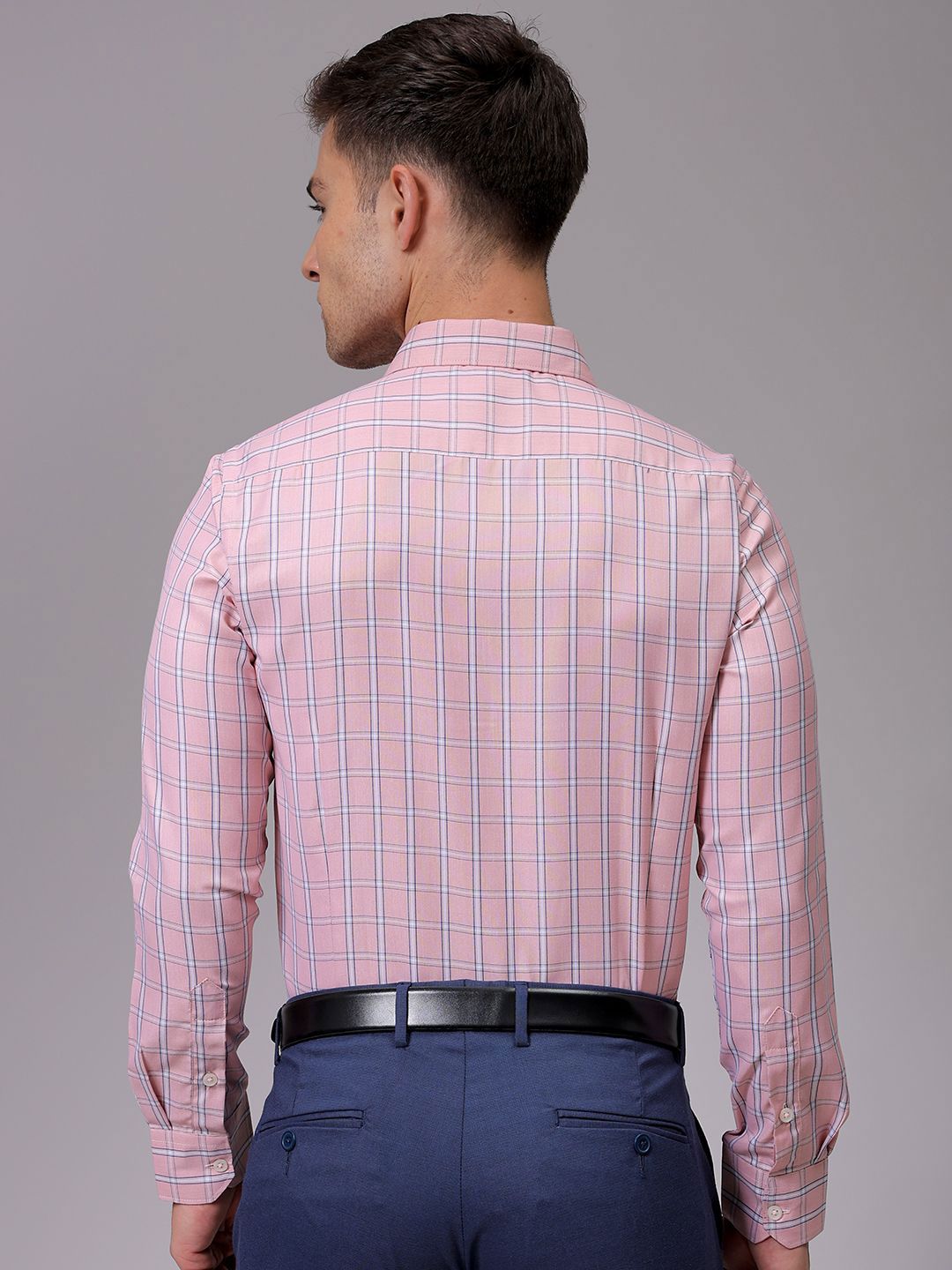 The Indian Garage Co. X Luxe Men Slim Fit Opaque Checked Formal Shirt