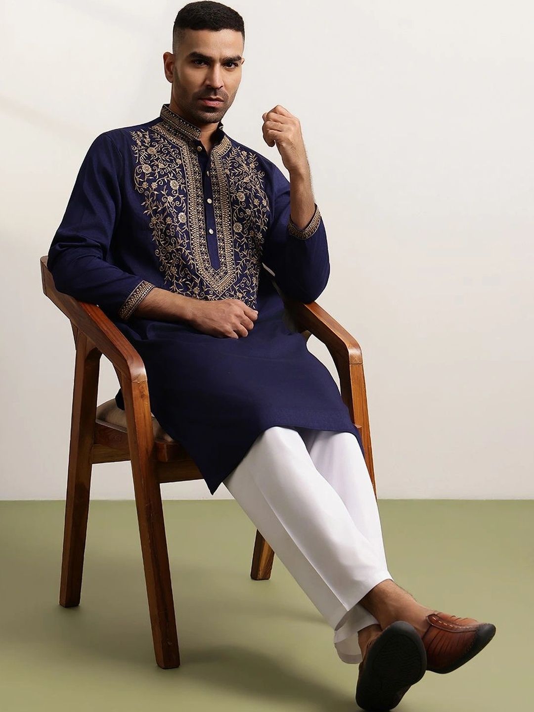 Anouk Men Ethnic Motifs Embroidered Regular Thread Work Kurta with Pyjamas