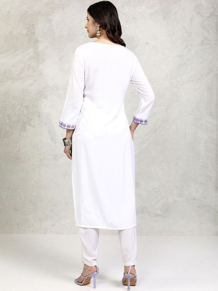 Vishudh White Floral Embroidered Thread Work Round Neck Straight Kurta