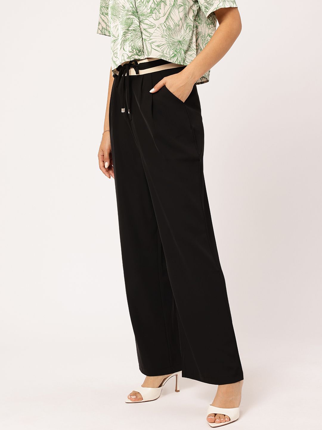DressBerry Women Urban Elegance Tie-Up Pleated Trousers