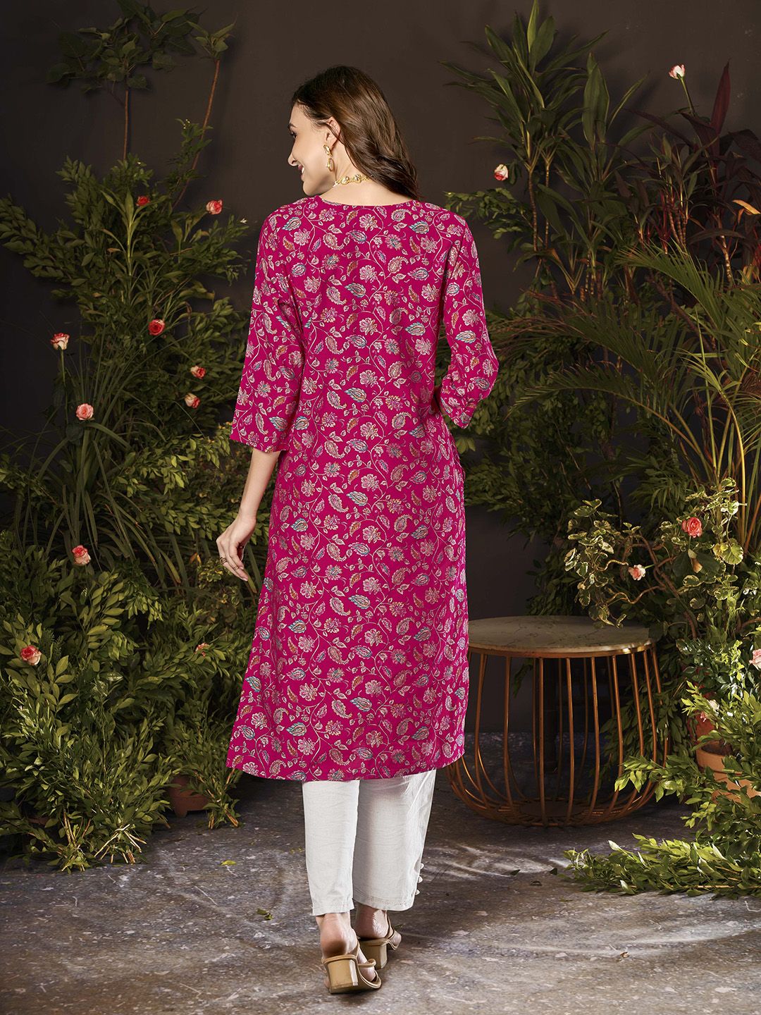 Anouk Women Floral Embroidered Thread Work Chanderi Silk Kurta