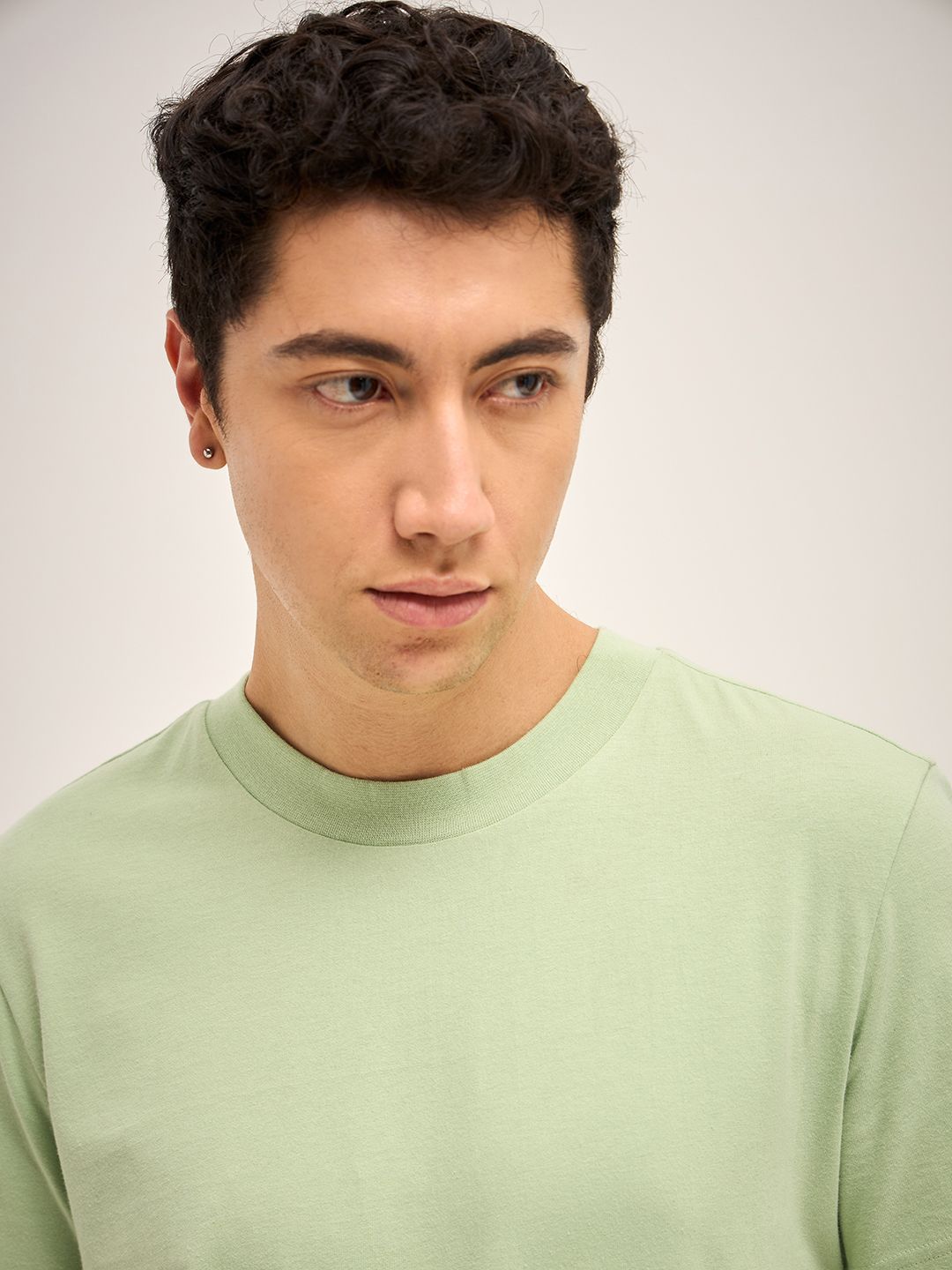THE BEAR HOUSE Men Solid Round Neck Cotton T-shirt