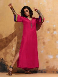 Truebrowns Wanita Pink Muslin Silk Lurus Maxi Dress