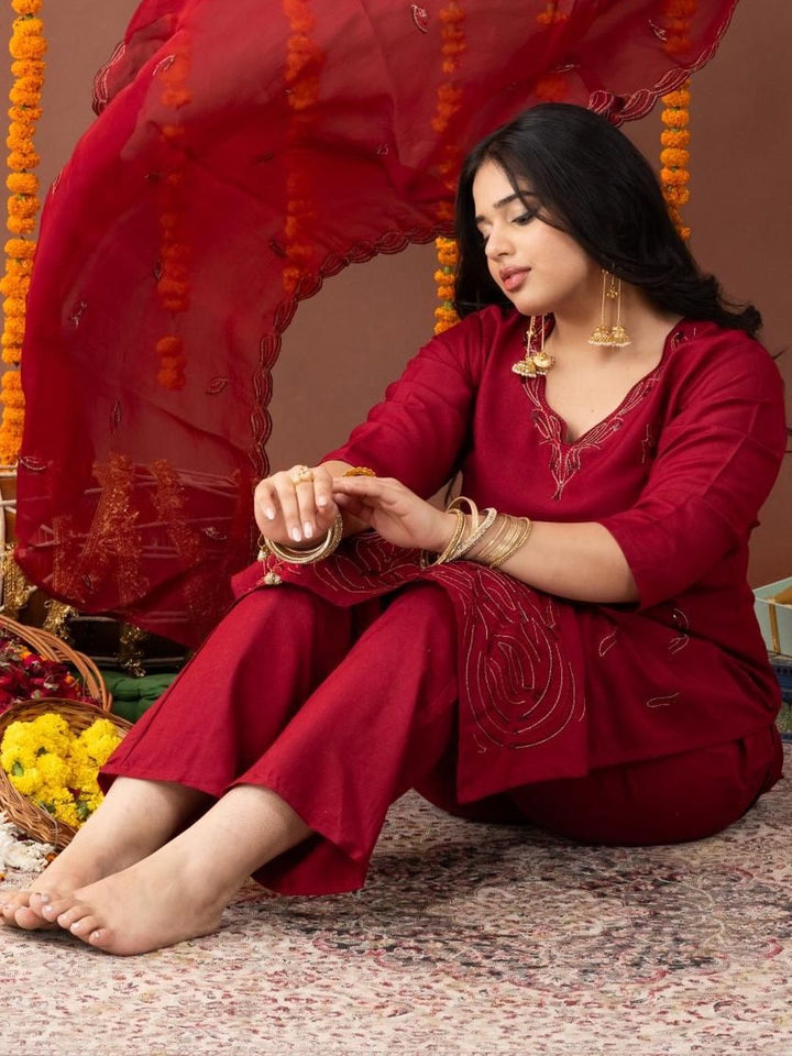 Kurta & Seluar Biasa Bersulam Bunga Mamicha Dengan Dupatta