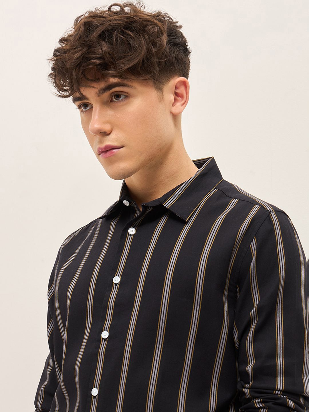THE BEAR HOUSE Men Spread Collar Vertical Striped Cotton Slim Fit Casual Shirt
