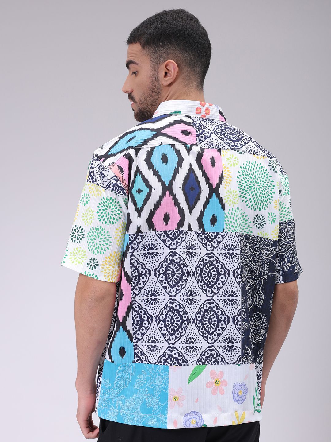 The Indian Garage Co Men Cutaway Collar Graphic  Printed Boxy Fit Resortwear Shirt