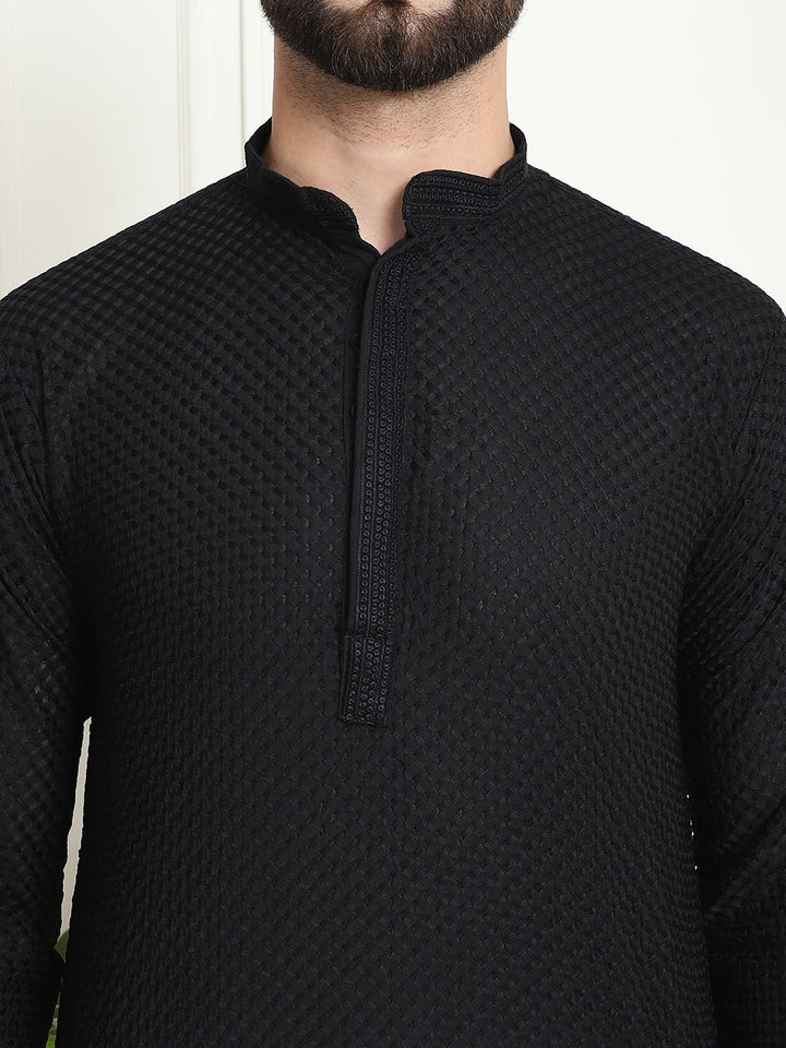 SOJANYA Geometric Embroidered Pure Cotton Straight Kurta