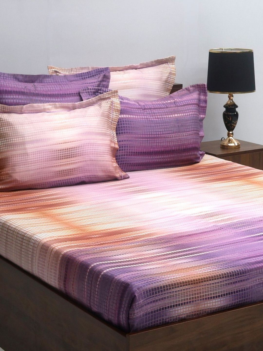 BOMBAY DYEING Purple & Orange Printed 300 TC Cotton King Bedsheet with 4 Pillow Covers