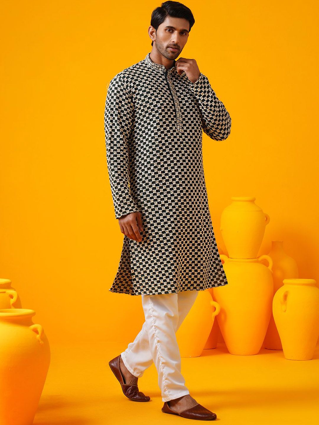 SOJANYA Geometric Embroidered Mandarin Collar Thread Work Straight Kurtas