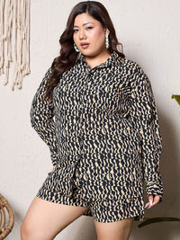 Berrylush Curve Black Plus Size Abstract Printed Longline Shirt With Mini Shorts