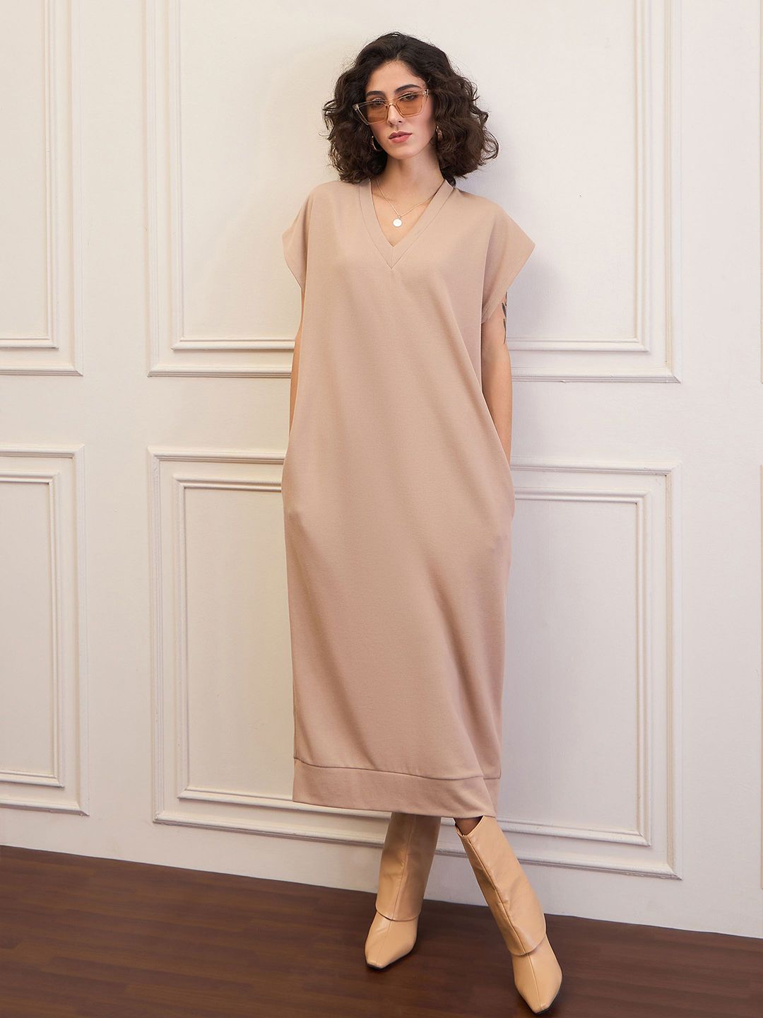 SASSAFRAS Women Midi V-Neck Sweater Dress