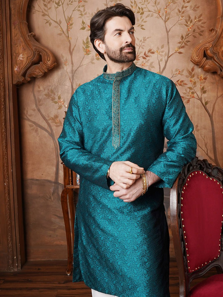 SOJANYA Paisley Woven Design Mandarin Collar Straight Kurta With Churidar