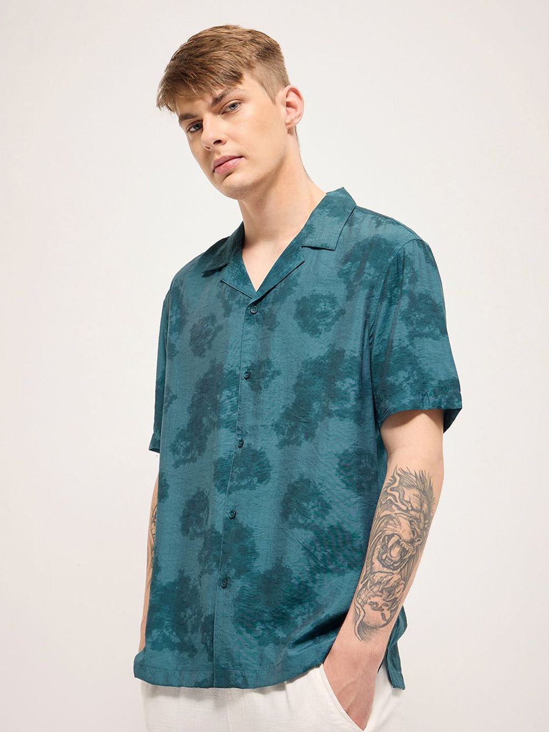 THE BEAR HOUSE Men Cuban Collar Abstract Printed Casual Shirt